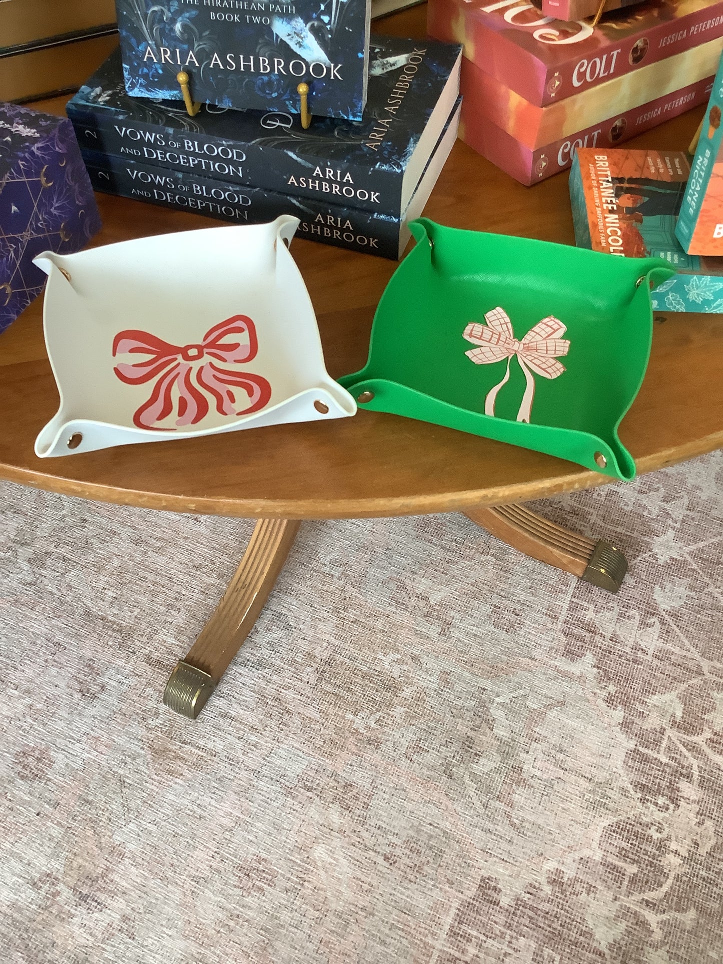 Aspen Lane Bow Snap Trinket Tray